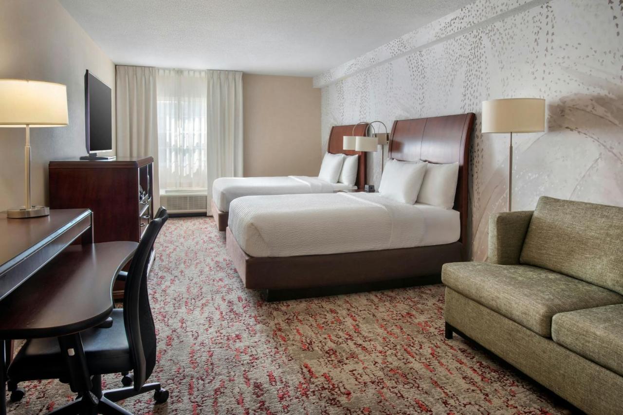 | Fairfield Inn & Suites by Marriott Great Barrington Lenox/Berkshires