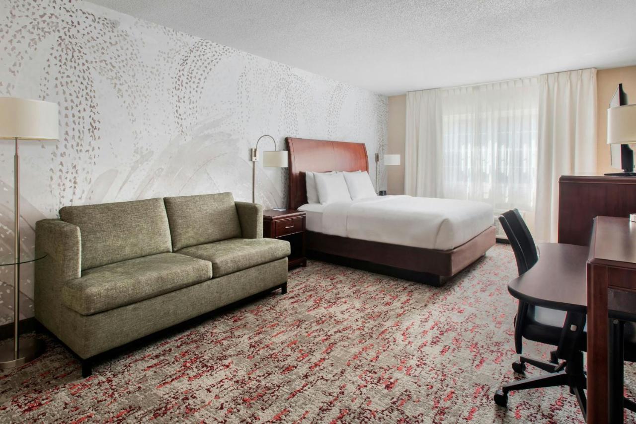| Fairfield Inn & Suites by Marriott Great Barrington Lenox/Berkshires