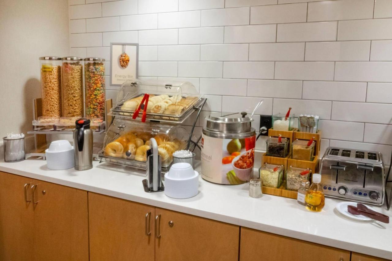 | Fairfield Inn by Marriott Hazleton