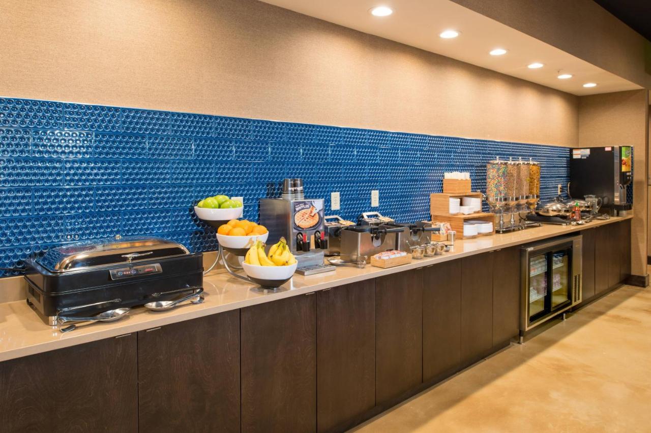 | Fairfield Inn & Suites by Marriott New Orleans Downtown/French Quarter Area