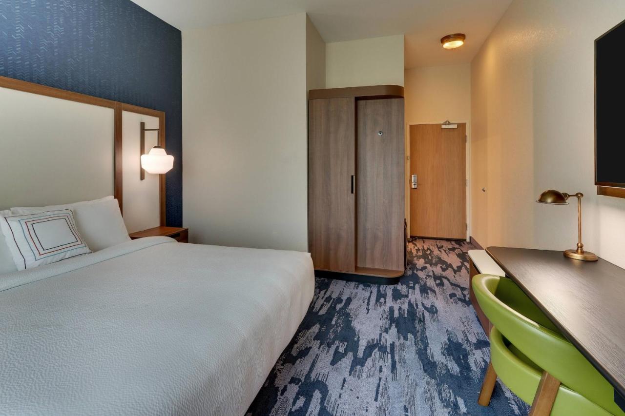 | Fairfield Inn & Suites Warsaw