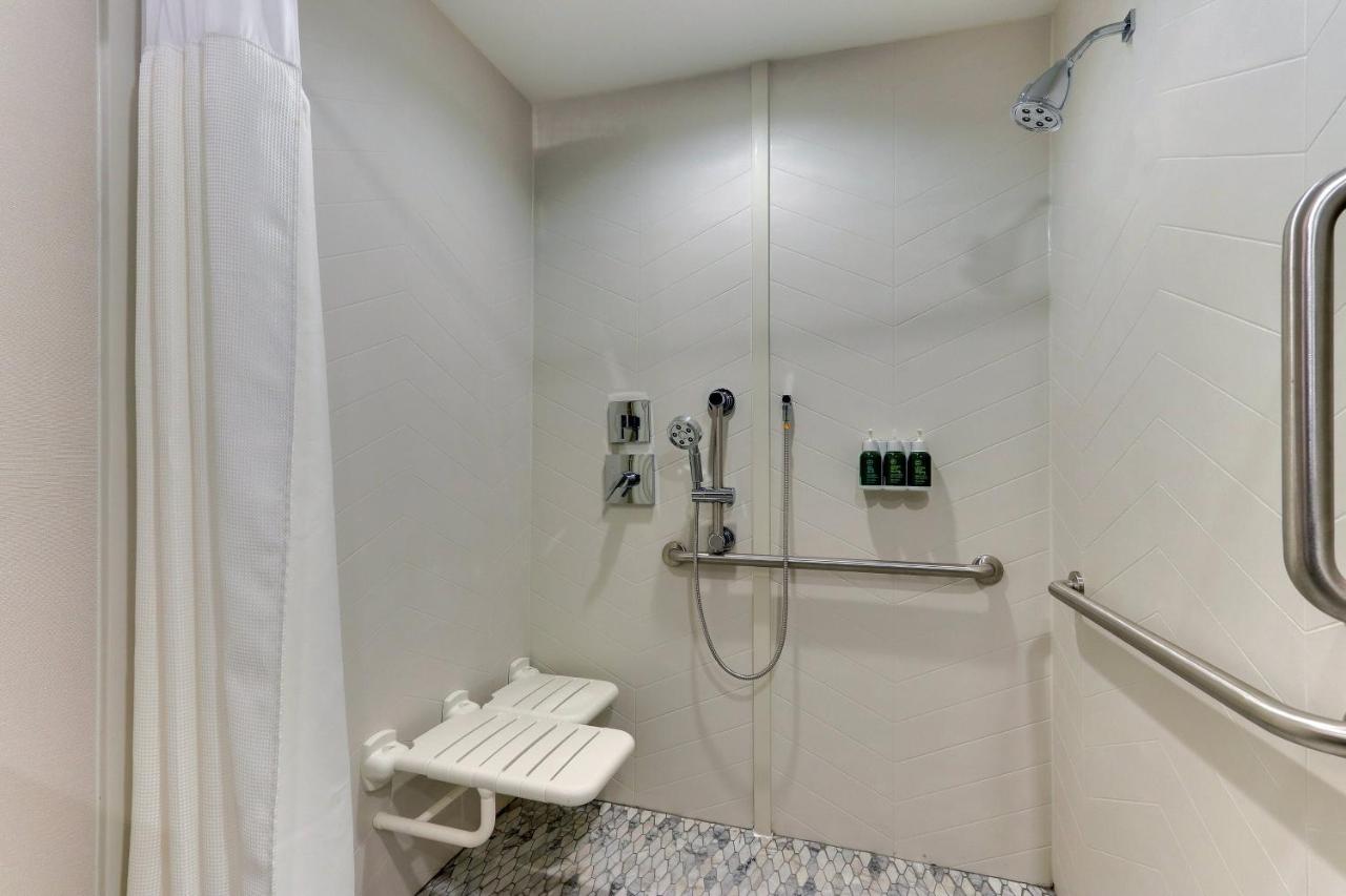 | Fairfield Inn & Suites Warsaw