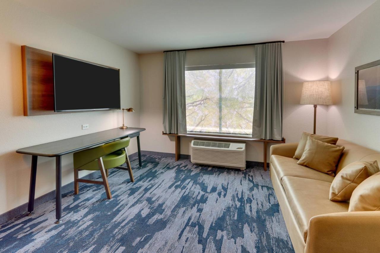 | Fairfield Inn & Suites Warsaw