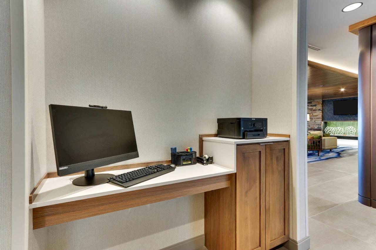 | Fairfield Inn & Suites Warsaw