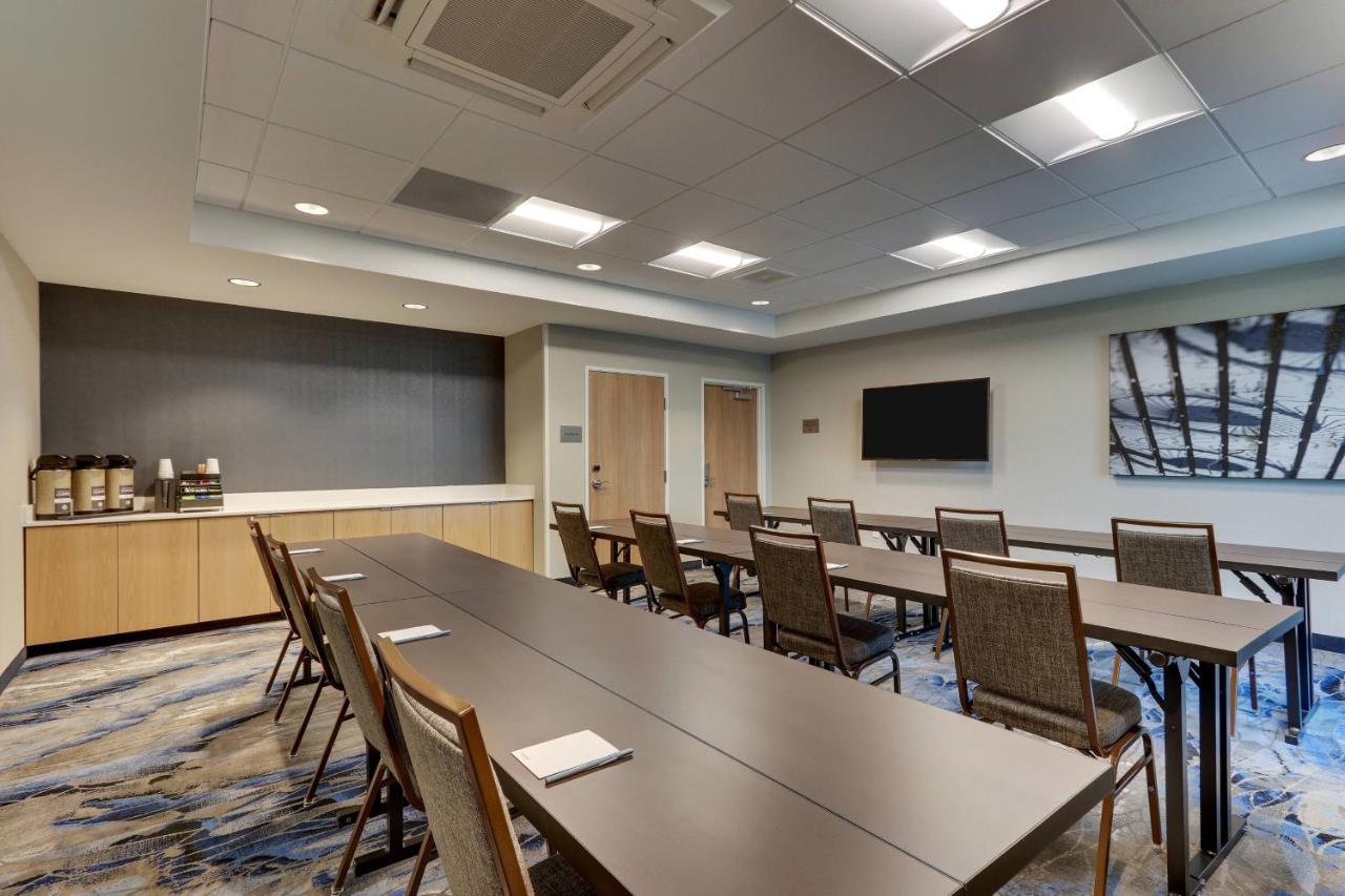 | Fairfield Inn & Suites Warsaw