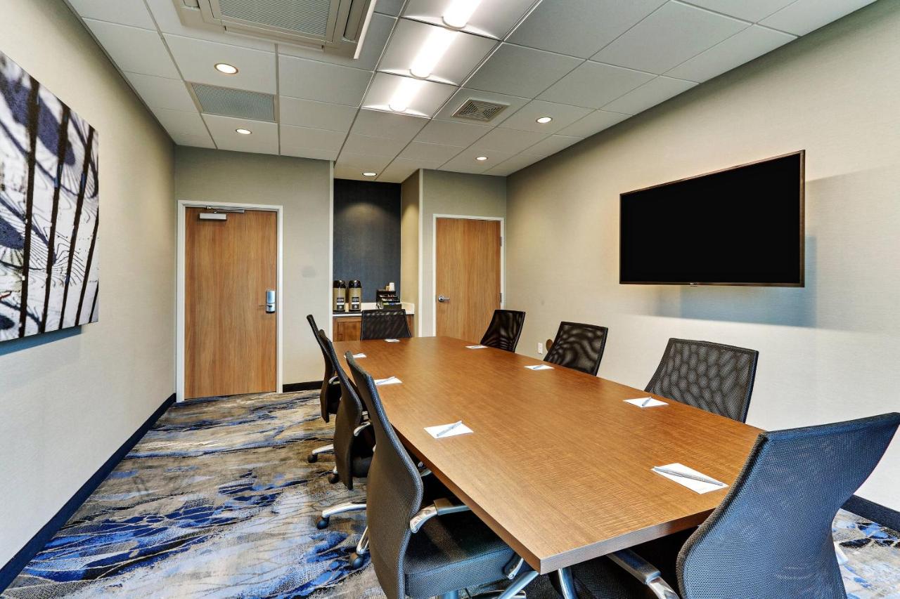 | Fairfield Inn & Suites Warsaw