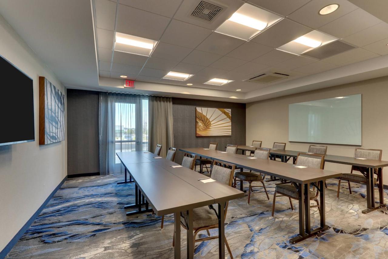| Fairfield Inn & Suites Warsaw