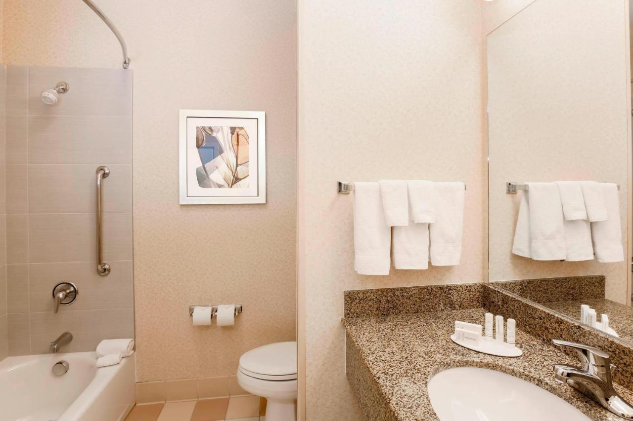 | Fairfield Inn & Suites Temecula