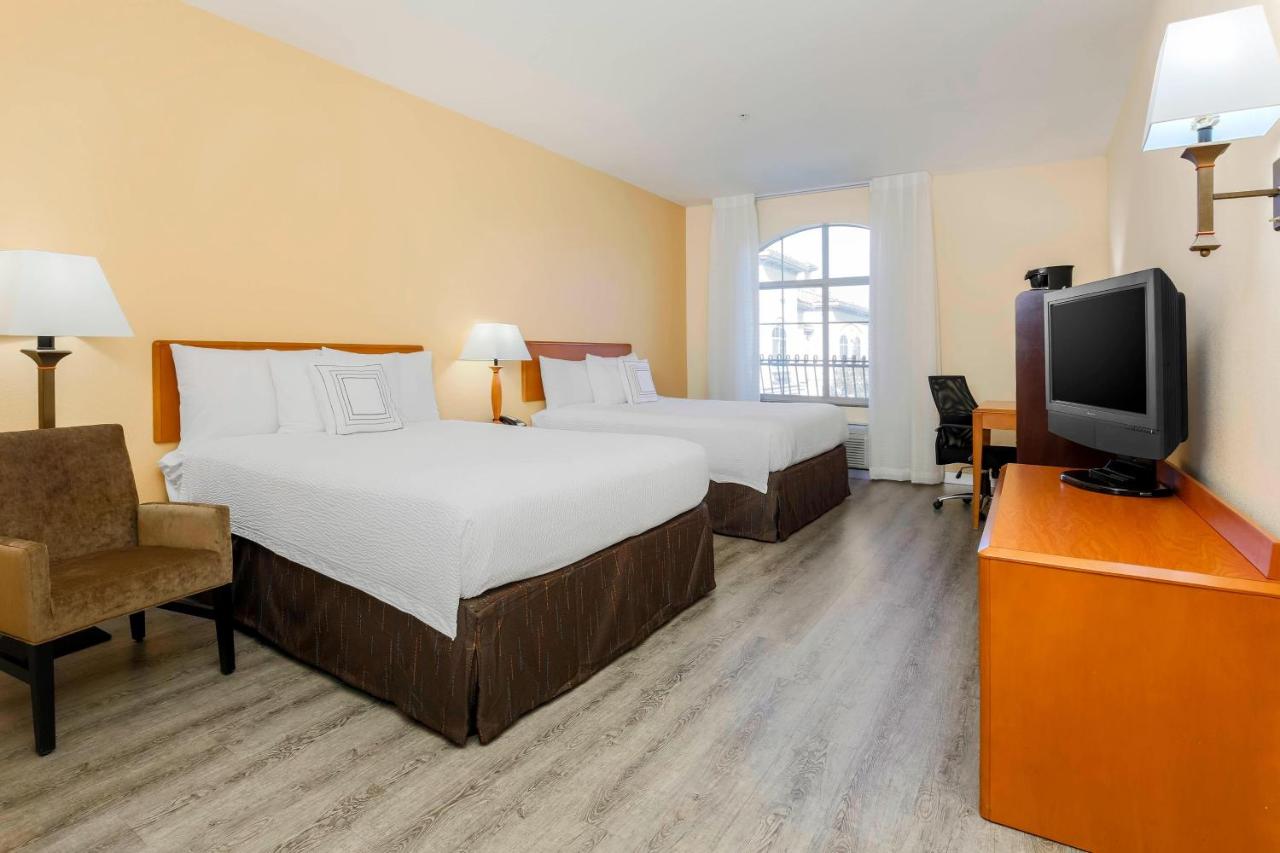 | Fairfield Inn & Suites Temecula
