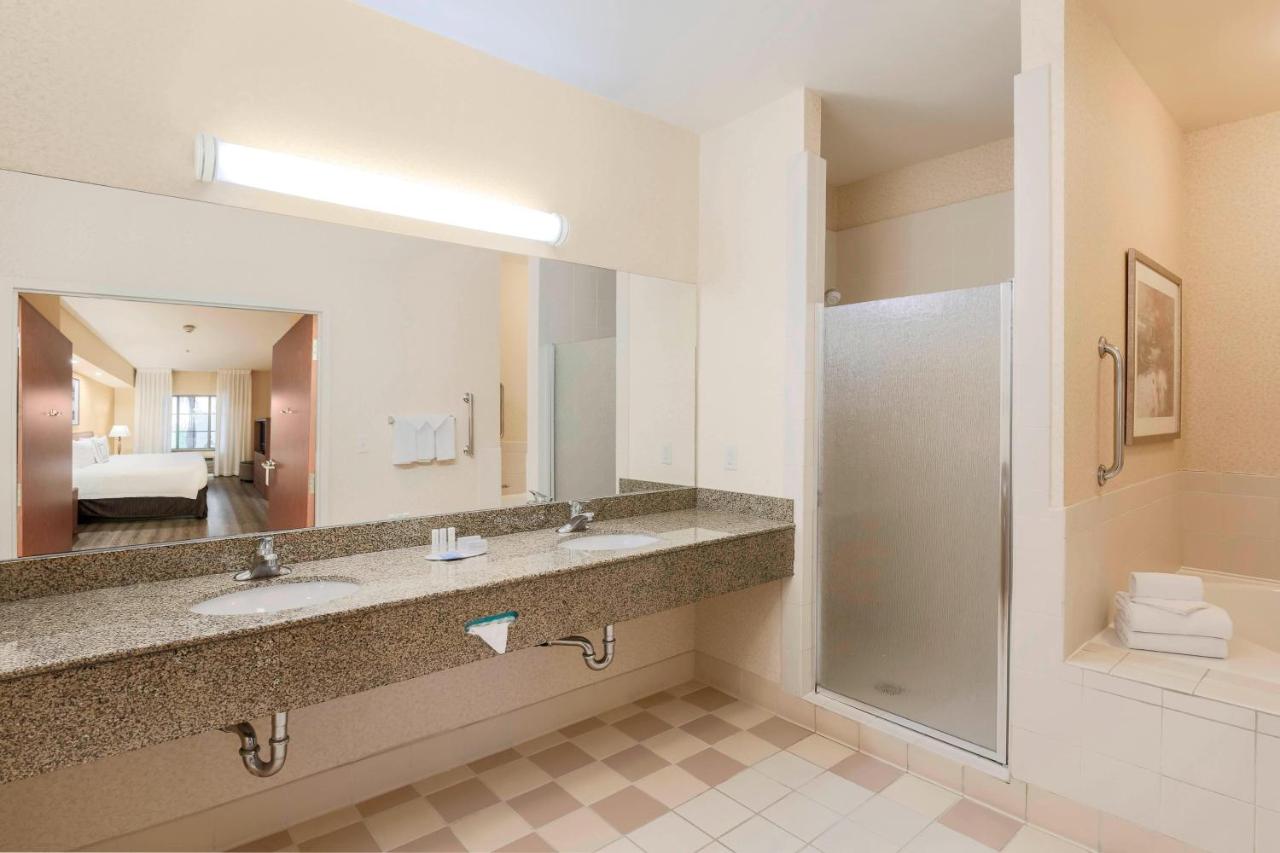 | Fairfield Inn & Suites Temecula