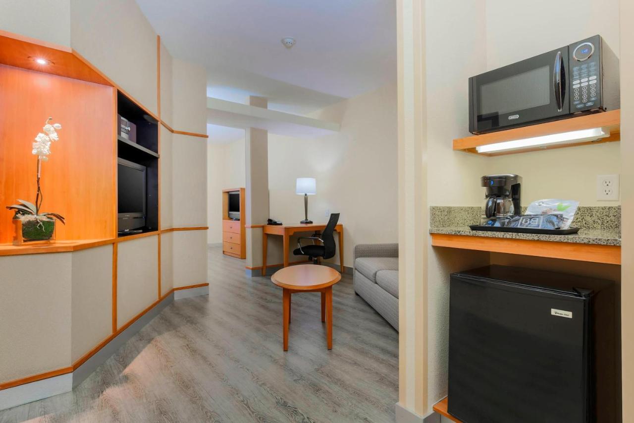 | Fairfield Inn & Suites Temecula