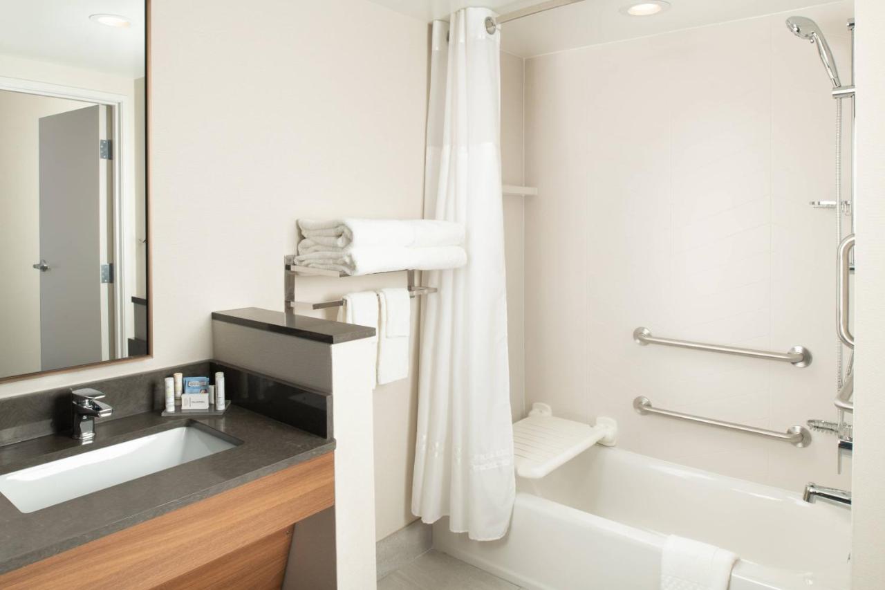  | Fairfield Inn & Suites Athens Marriott