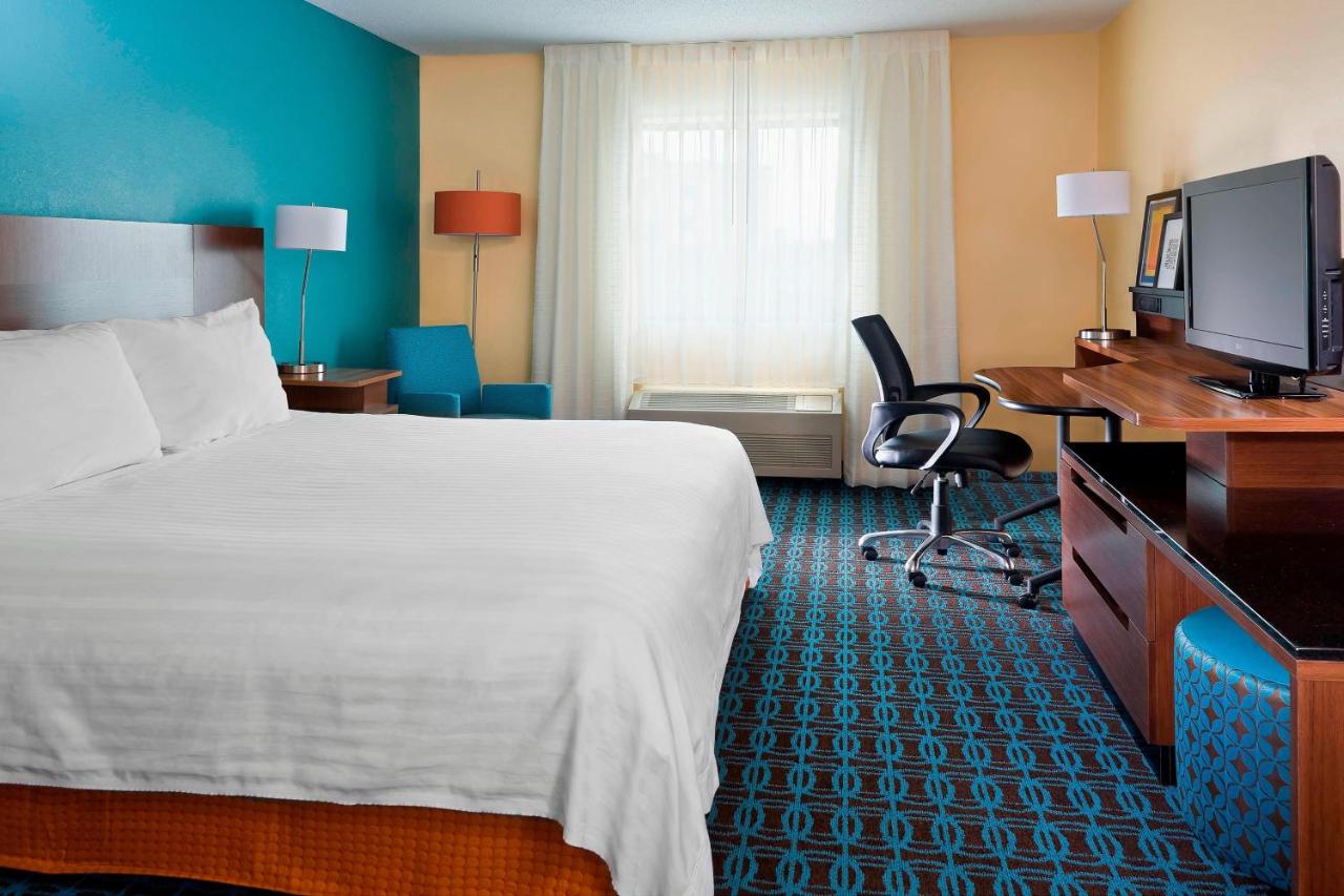 | Fairfield Inn & Suites Lexington Keeneland Airport
