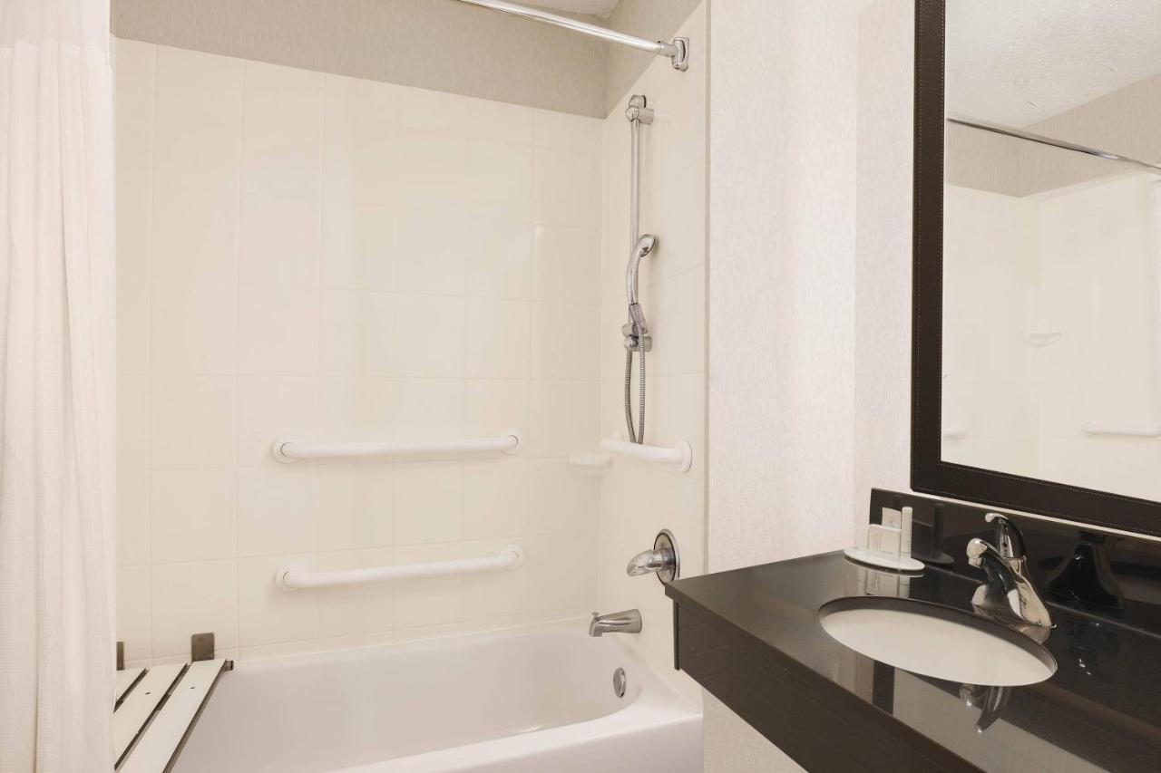 | Fairfield Inn & Suites Tampa Fairgrounds/Casino