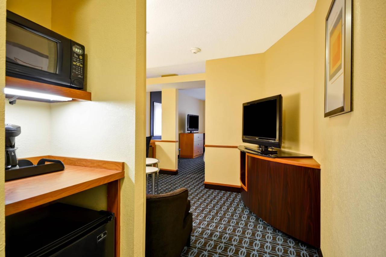 | Fairfield Inn & Suites Tampa Fairgrounds/Casino