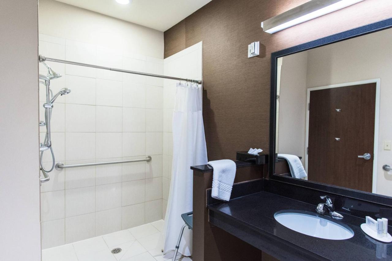 | Fairfield Inn and Suites by Marriott Natchitoches