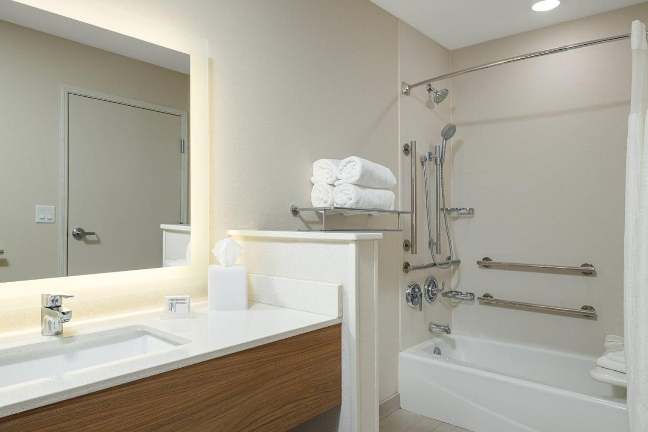 | Fairfield Inn & Suites by Marriott Salina