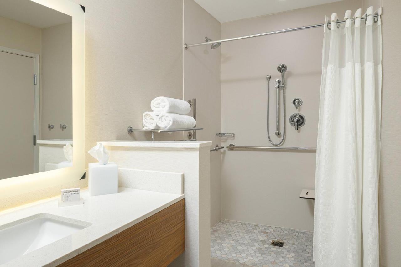 | Fairfield Inn & Suites by Marriott Salina