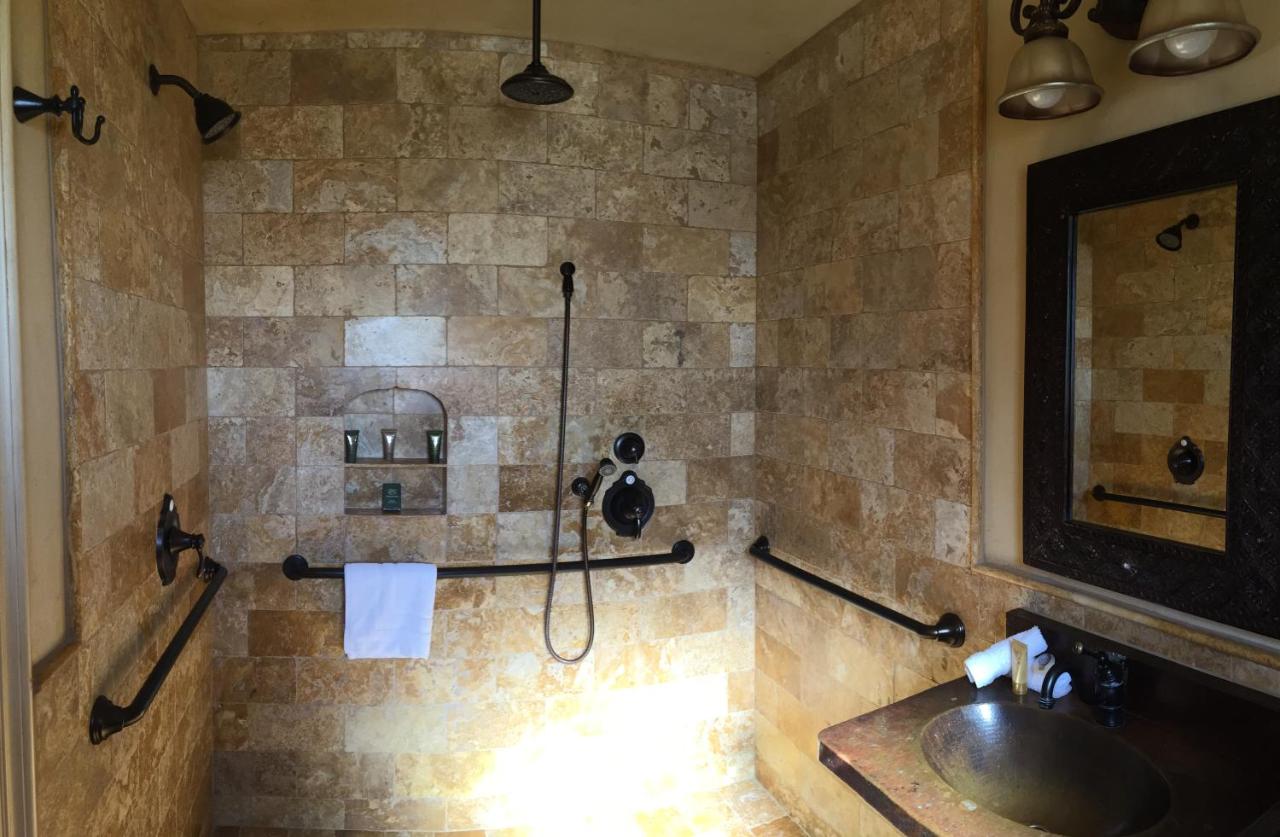 Standard King Room at La Casa del Camino