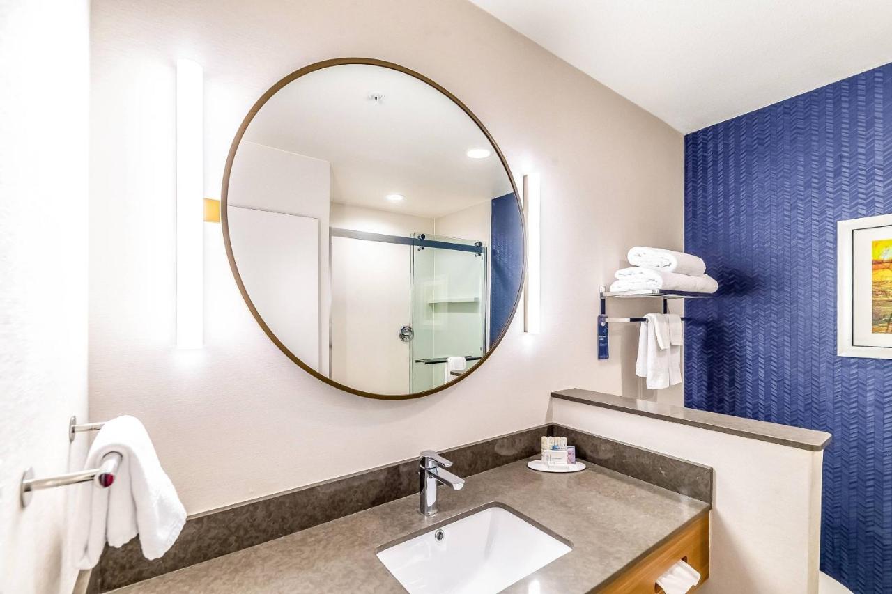 | Fairfield Inn & Suites by Marriott Gainesville I-35