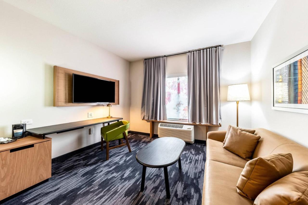 | Fairfield Inn & Suites by Marriott Gainesville I-35