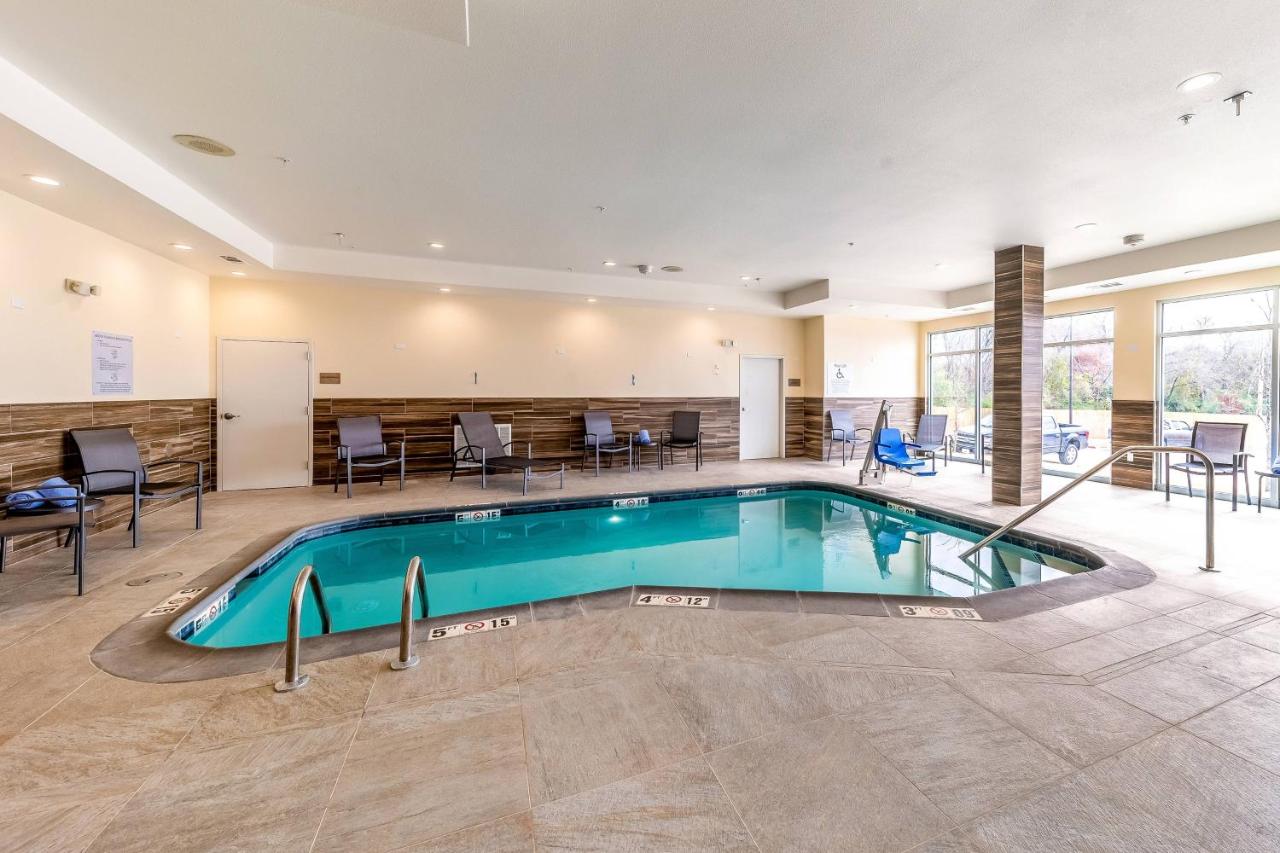 | Fairfield Inn & Suites by Marriott Gainesville I-35