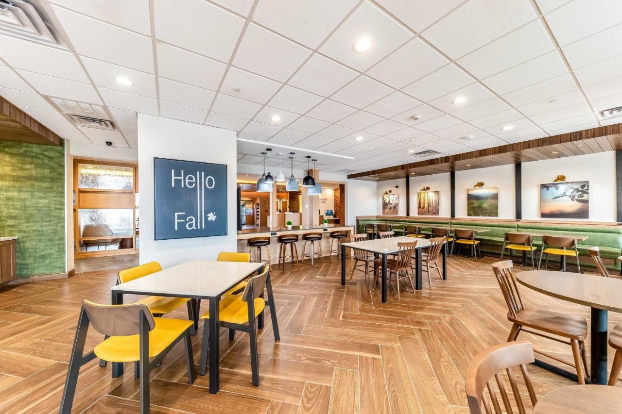 | Fairfield Inn & Suites by Marriott Gainesville I-35