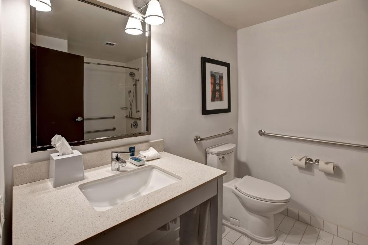 | Four Points By Sheraton Peoria