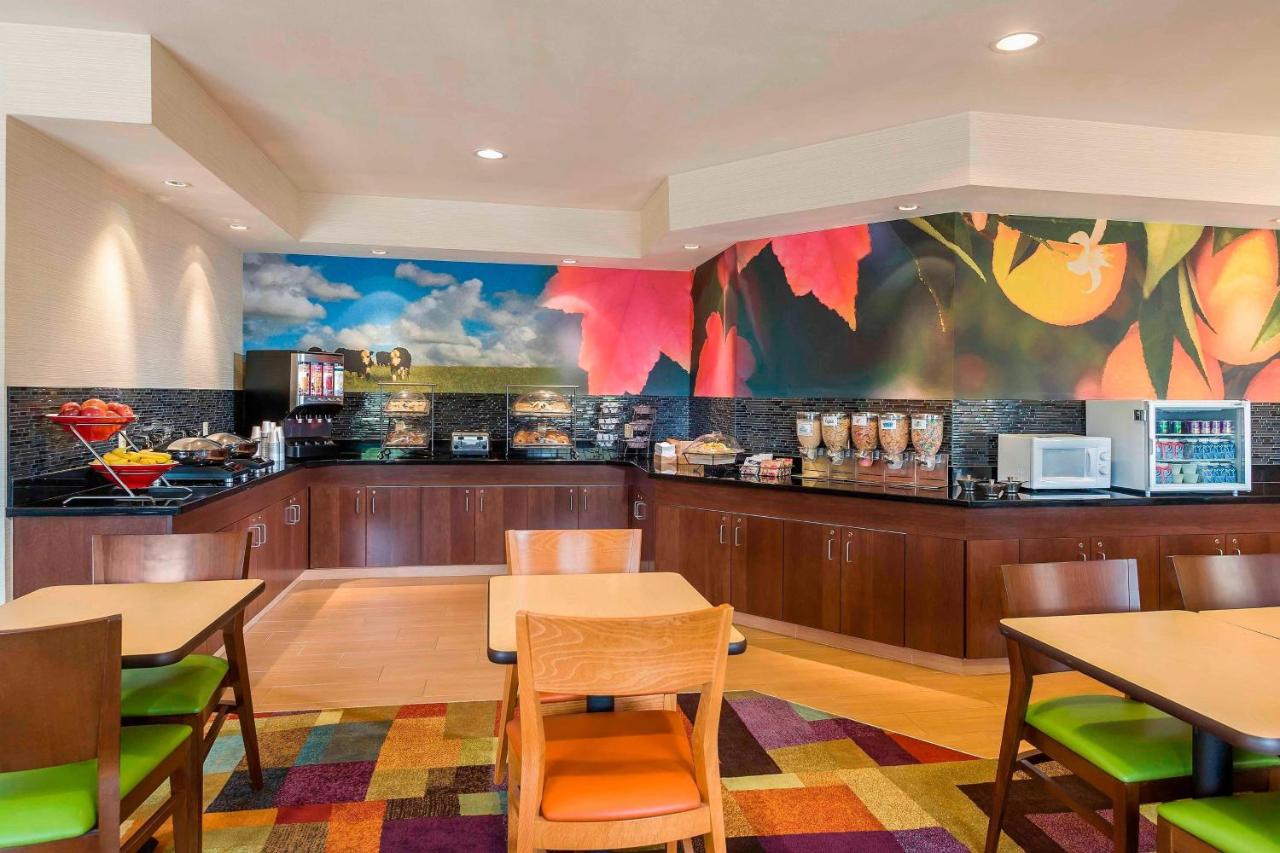 | Fairfield Inn & Suites Holland