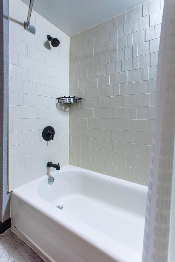 Traditional Guest room with 2 Queen Bed at Four Points by Sheraton Appleton