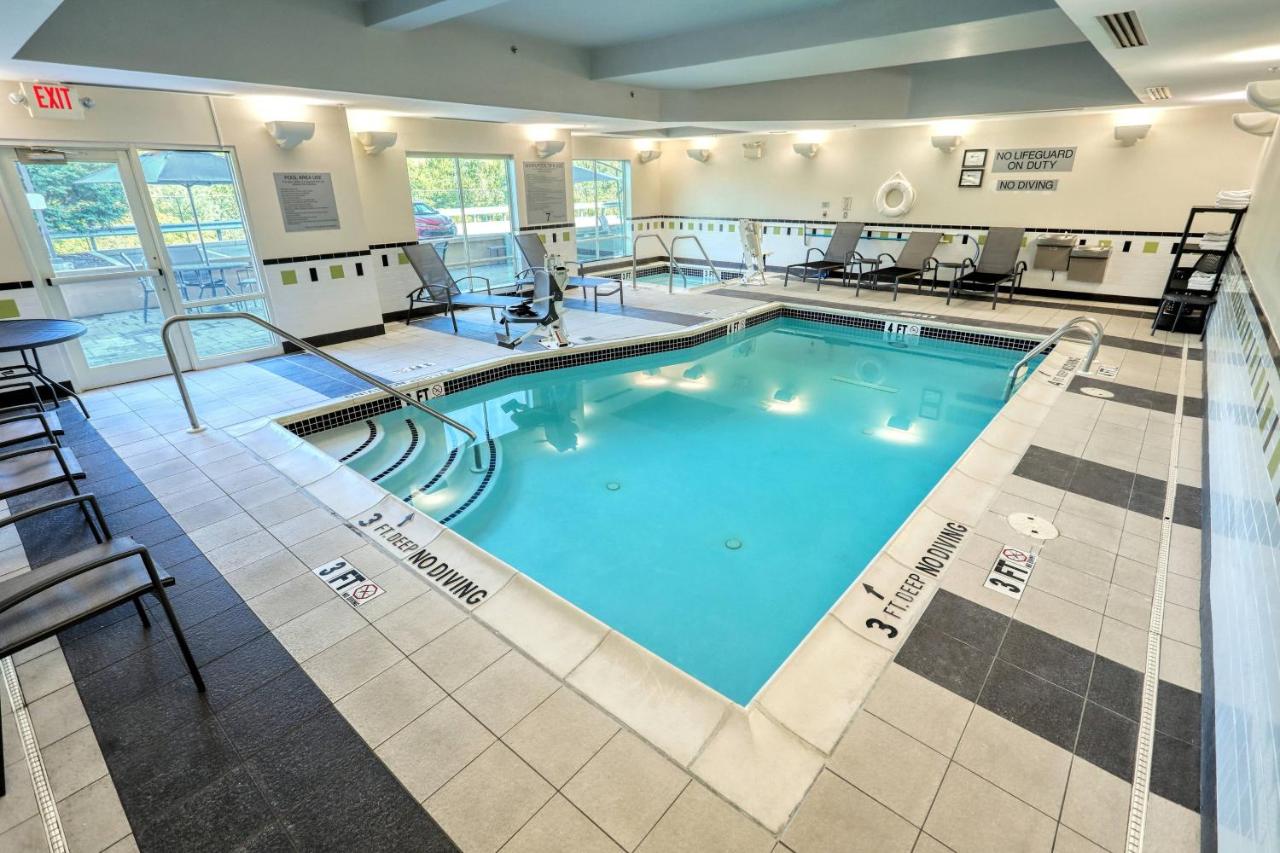 | Fairfield Inn & Suites by Marriott Harrisburg West/New Cumberland