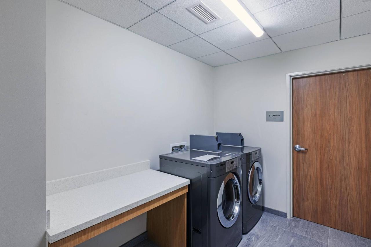 | Fairfield by Marriott Inn & Suites Aberdeen, SD