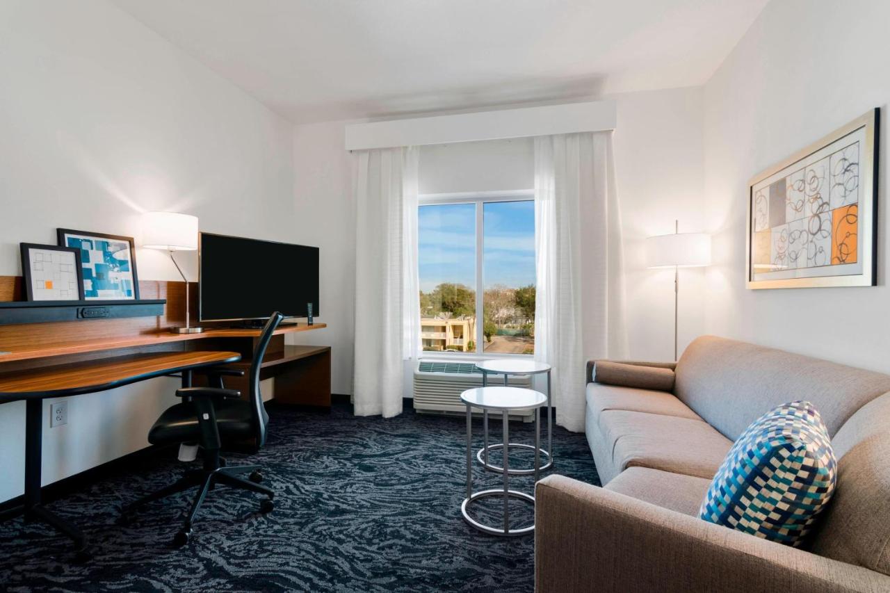| Fairfield Inn & Suites by Marriott St Petersburg North