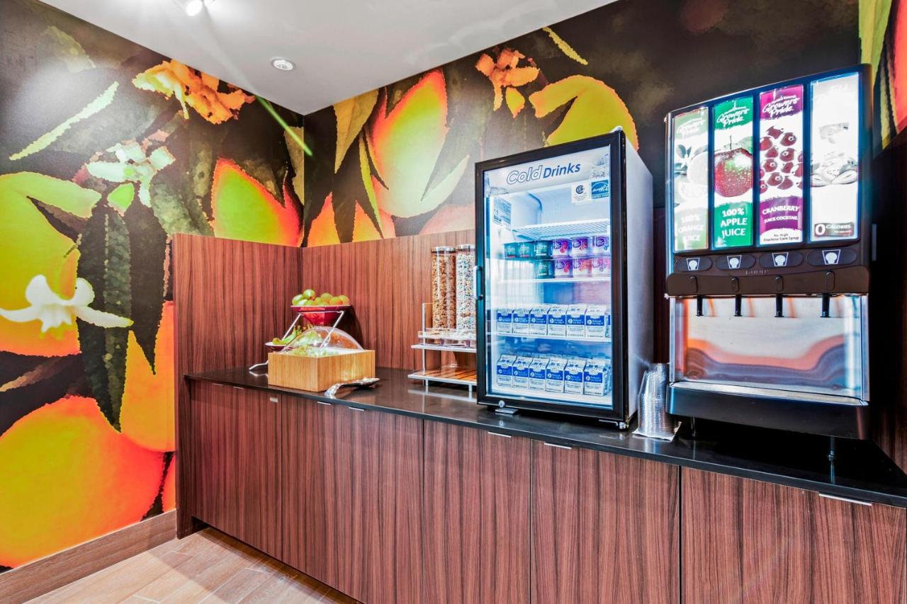 | Fairfield Inn & Suites by Marriott St Petersburg North