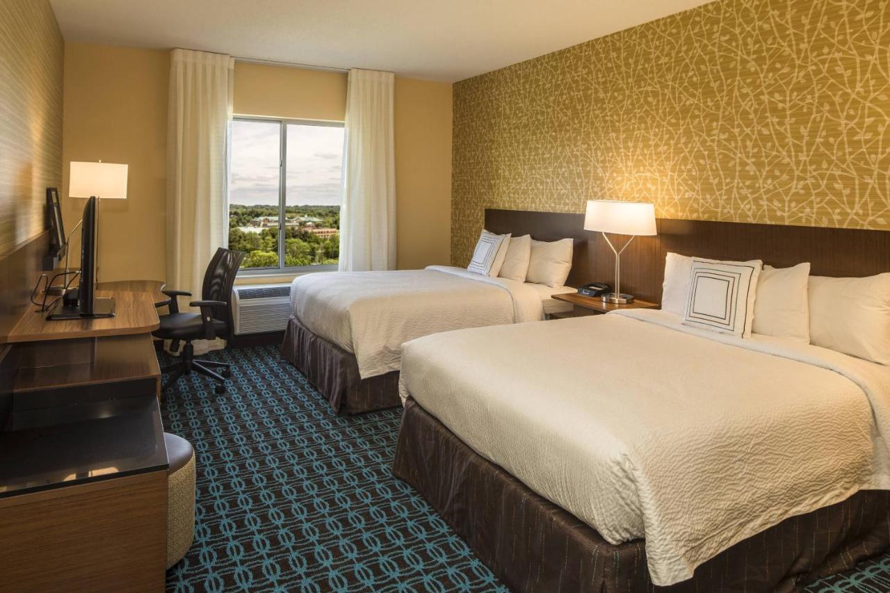 | Fairfield Inn & Suites by Marriott Pittsburgh North/McCandless Crossing