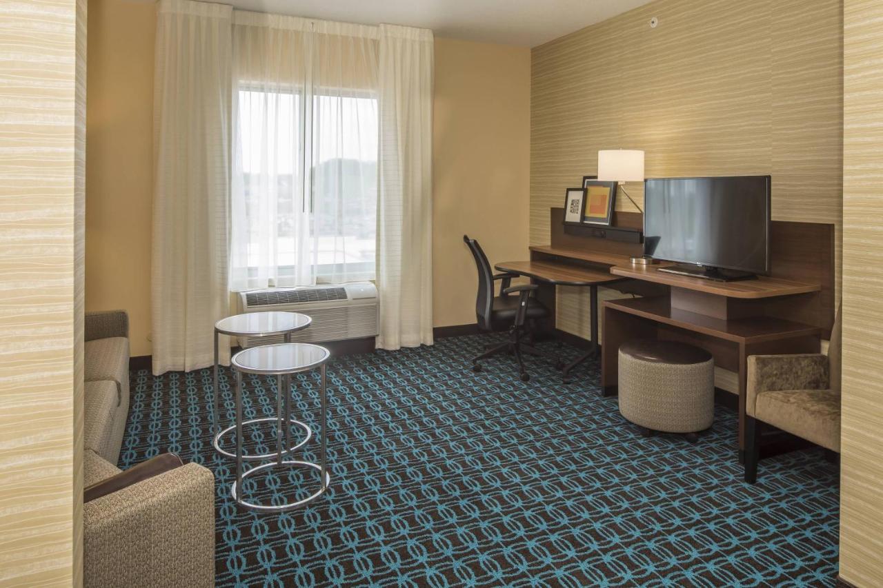 | Fairfield Inn & Suites by Marriott Pittsburgh North/McCandless Crossing