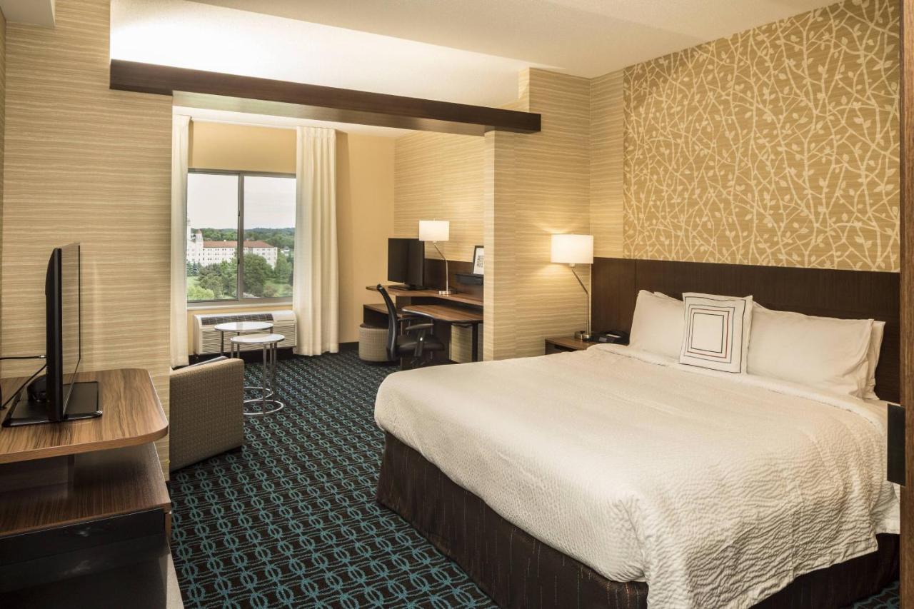 | Fairfield Inn & Suites by Marriott Pittsburgh North/McCandless Crossing