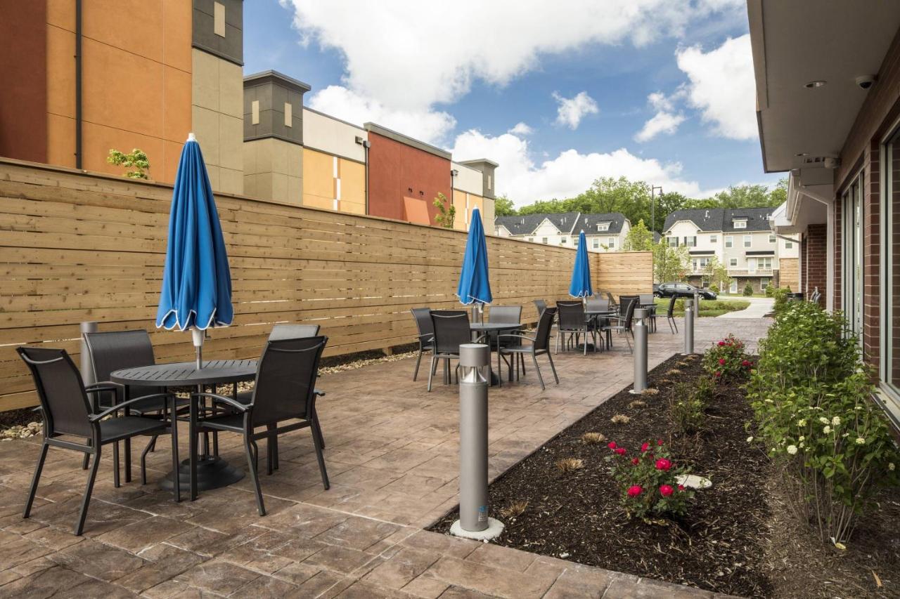 | Fairfield Inn & Suites by Marriott Pittsburgh North/McCandless Crossing