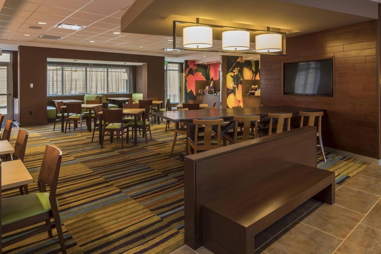 | Fairfield Inn & Suites by Marriott Pittsburgh North/McCandless Crossing
