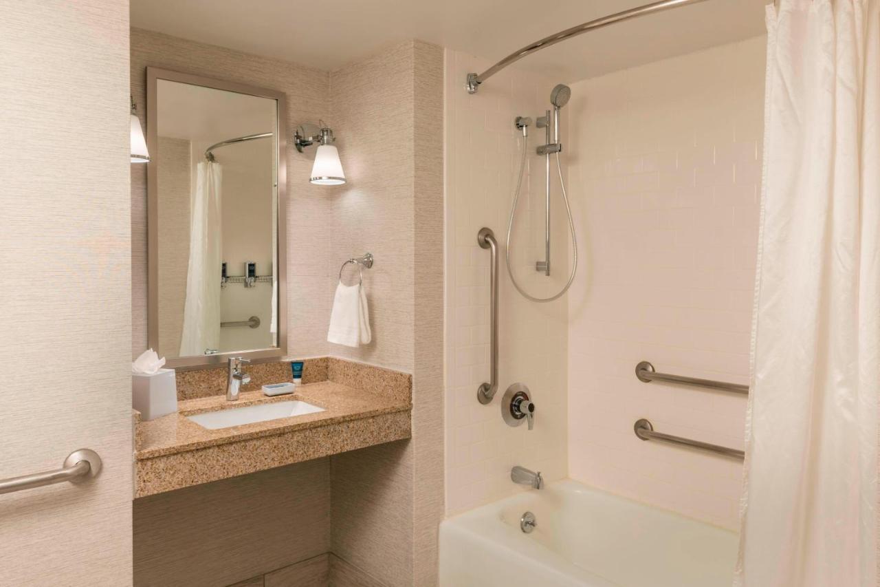 Guest Room, 1 King at Four Points by Sheraton Boston Logan Airport Revere