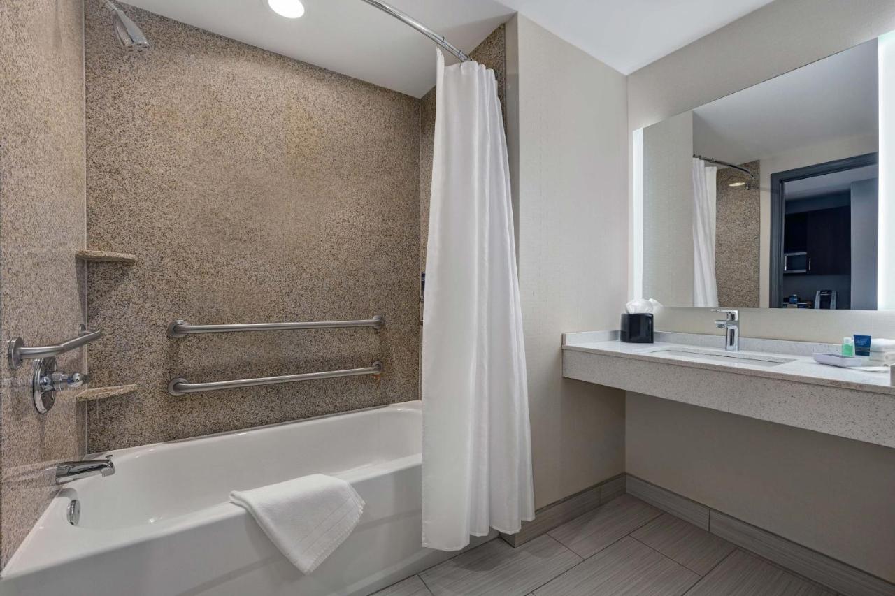| Four Points by Sheraton Birmingham Homewood