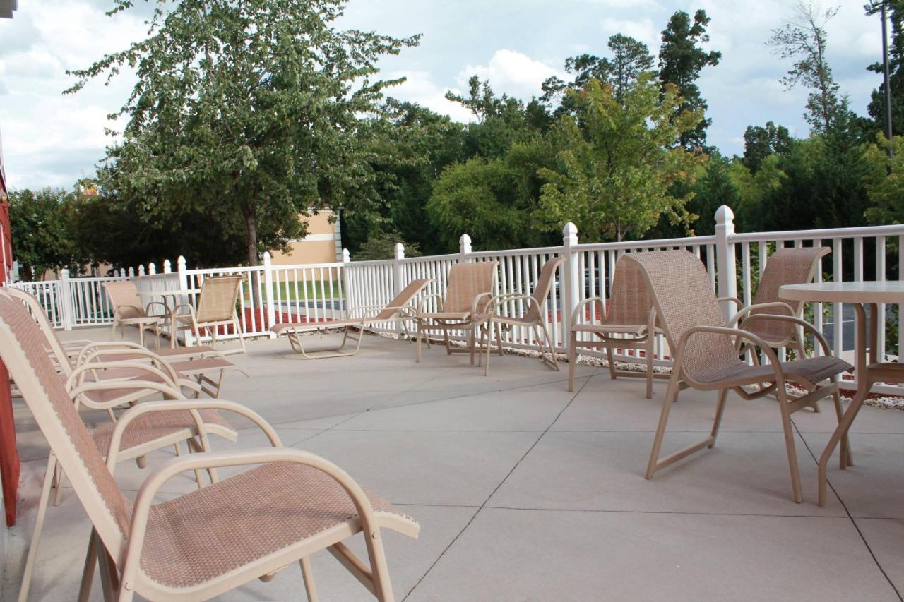 | Fairfield Inn & Suites High Point Archdale