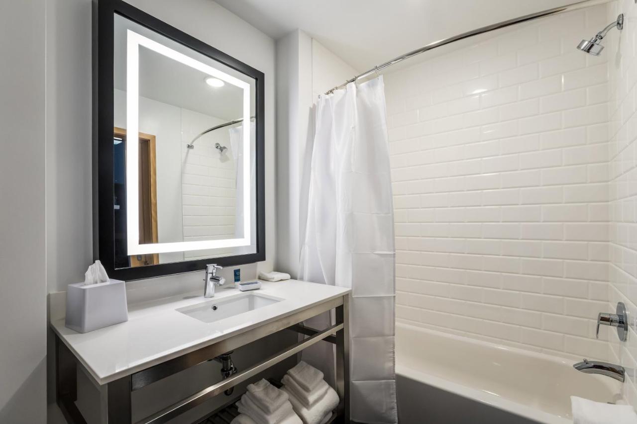 | Four Points by Sheraton Elkhart