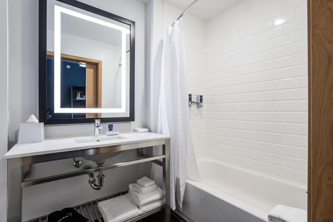 | Four Points by Sheraton Elkhart
