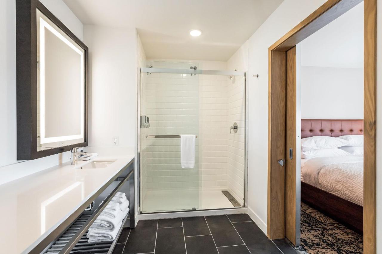 | Four Points by Sheraton Elkhart