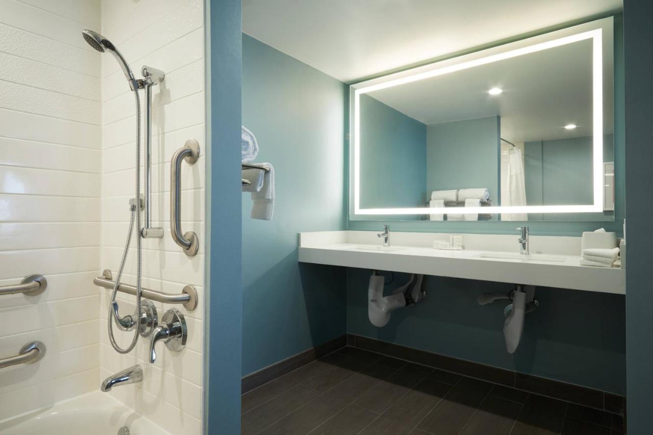 Deluxe Queen Room with Two Queen Beds at Fairfield Inn & Suites by Marriott Camarillo