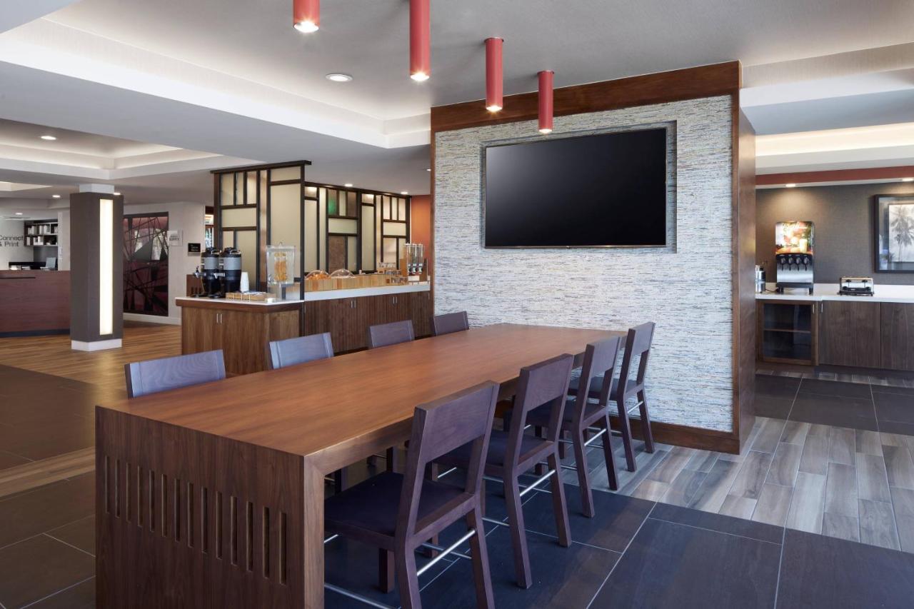 | Fairfield Inn & Suites by Marriott Camarillo