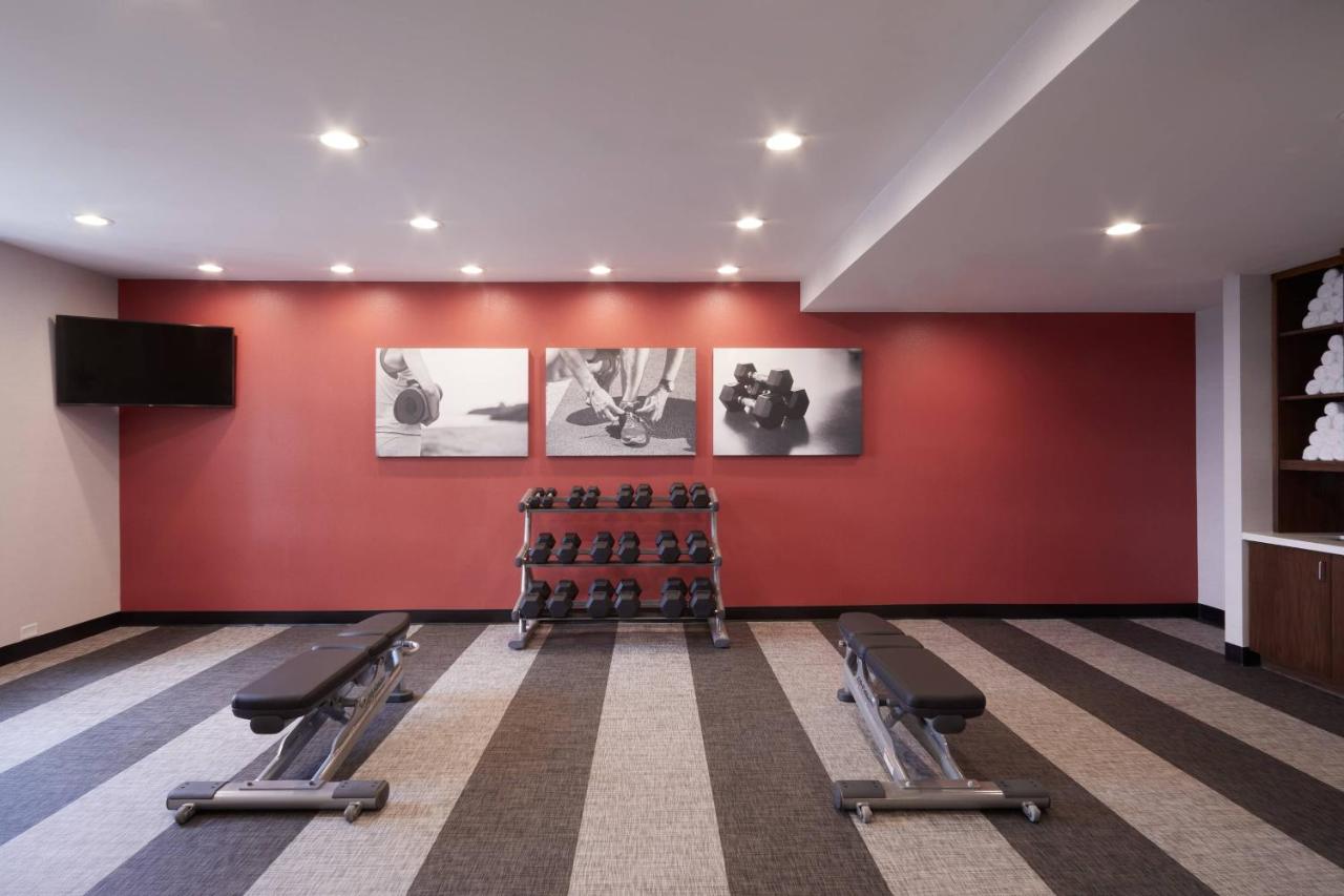 | Fairfield Inn & Suites by Marriott Camarillo