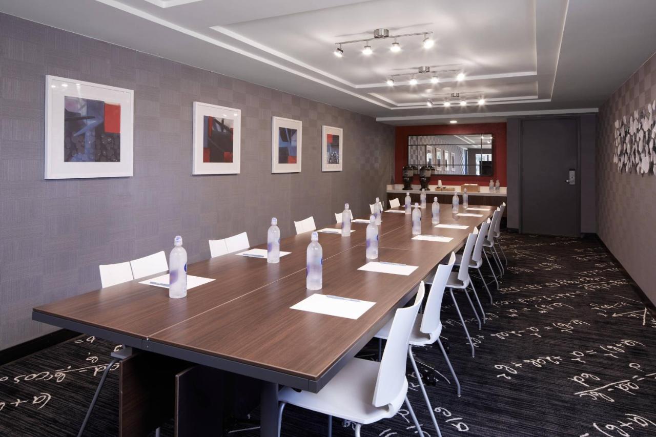 | Fairfield Inn & Suites by Marriott Camarillo