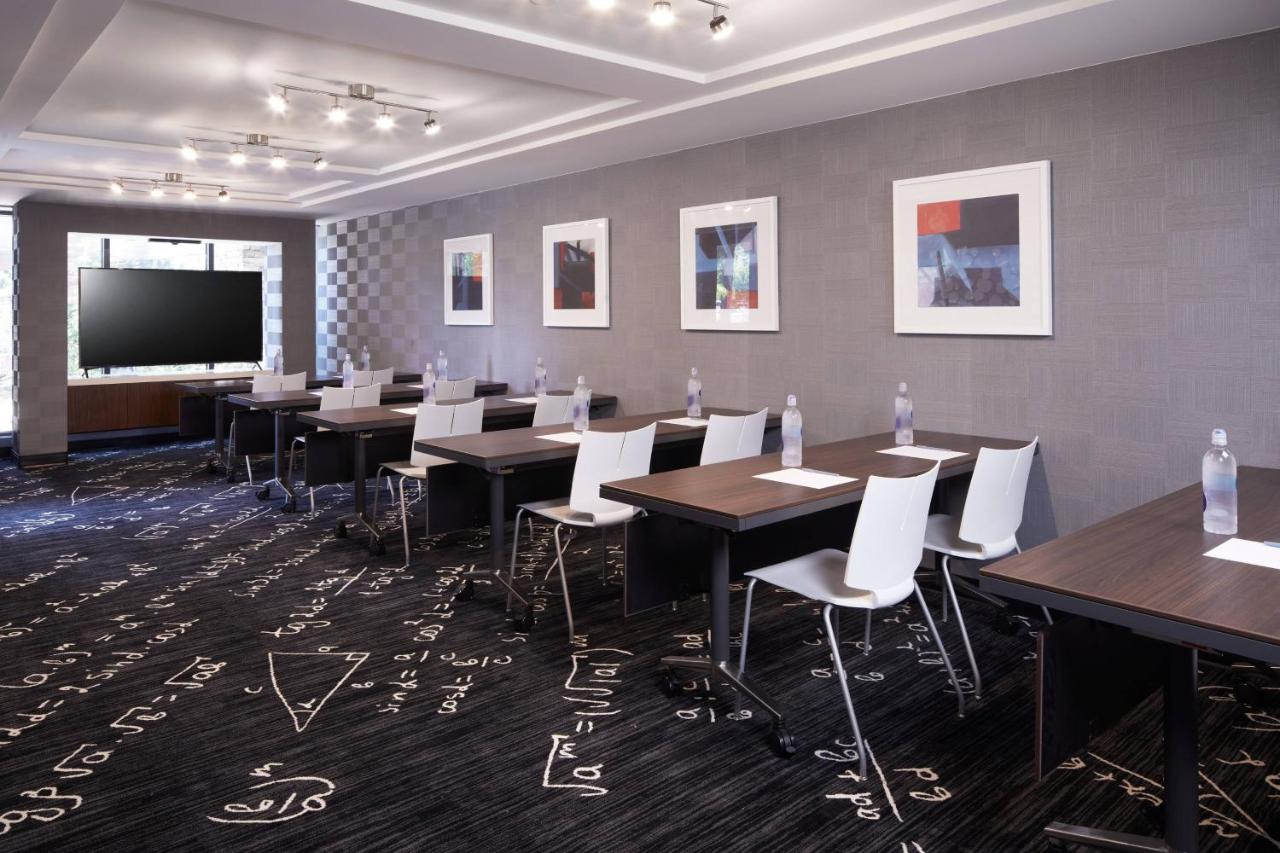 | Fairfield Inn & Suites by Marriott Camarillo